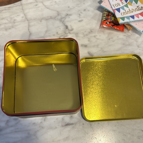 *Free* NWT Holiday Tin - Picture 3 of 4